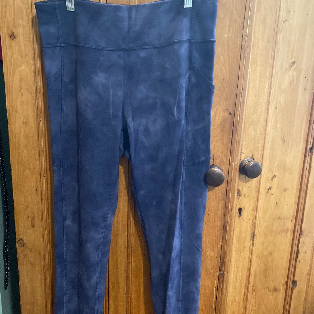 Lululemon invigorate diamond dye